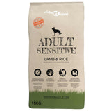 Supporto per alimentazione e ciotola con cibo per cani